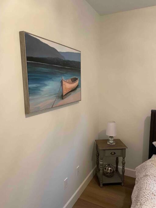 Adorable 1 Bedroom Suite- A Skip To Galloping Goose فكتوريا المظهر الخارجي الصورة