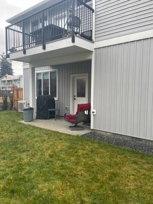 Adorable 1 Bedroom Suite- A Skip To Galloping Goose فكتوريا المظهر الخارجي الصورة